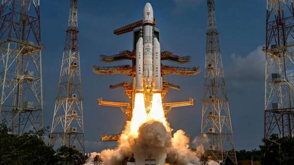 Chandrayaan Mission🚀: India's Journey to the Moon - Aapne Jana